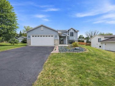 9337 Jeffery Court S, Cottage Grove, MN 55016