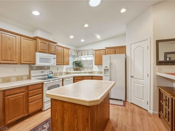 881 Montecito Drive, Pahrump, NV 89048