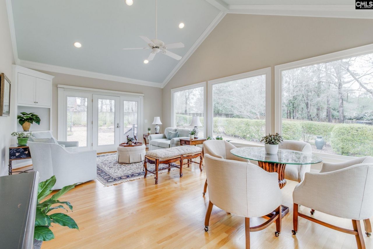 1904 Wood Lane Photo 5