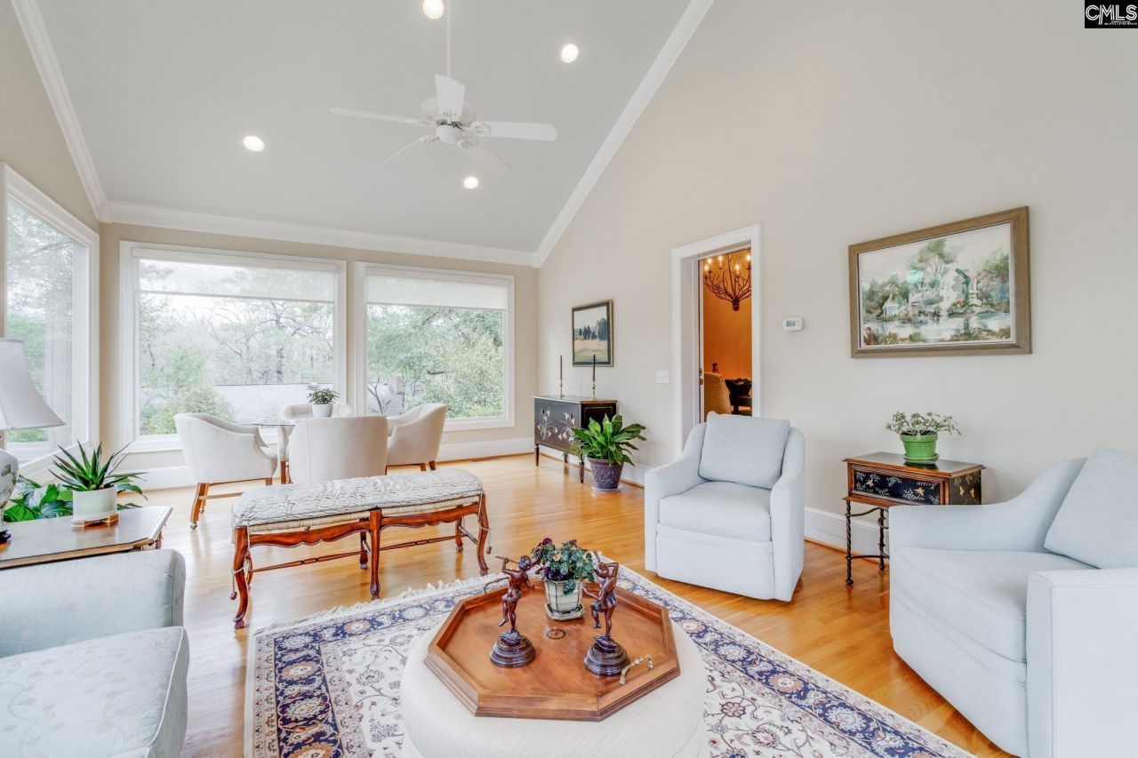 1904 Wood Lane Photo 6