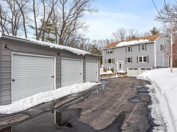 437 Johnny Appleseed Ln, Leominster, MA 01453