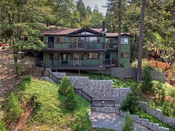 24445 San Moritz Drive, Crestline, CA 92325