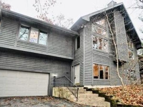 105 S Merrivale Avenue, Beverly Shores, IN 46301