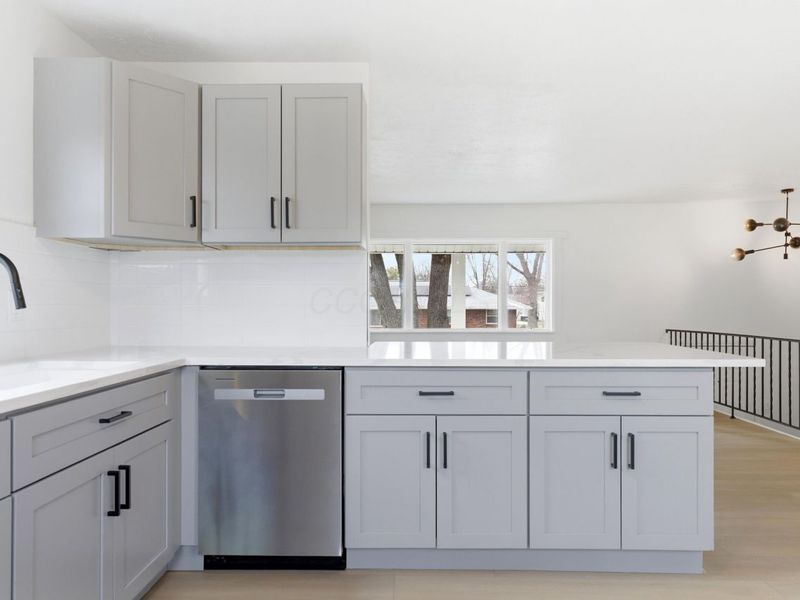 464 Foxwood Drive , Columbus, OH 43230 Photo 21