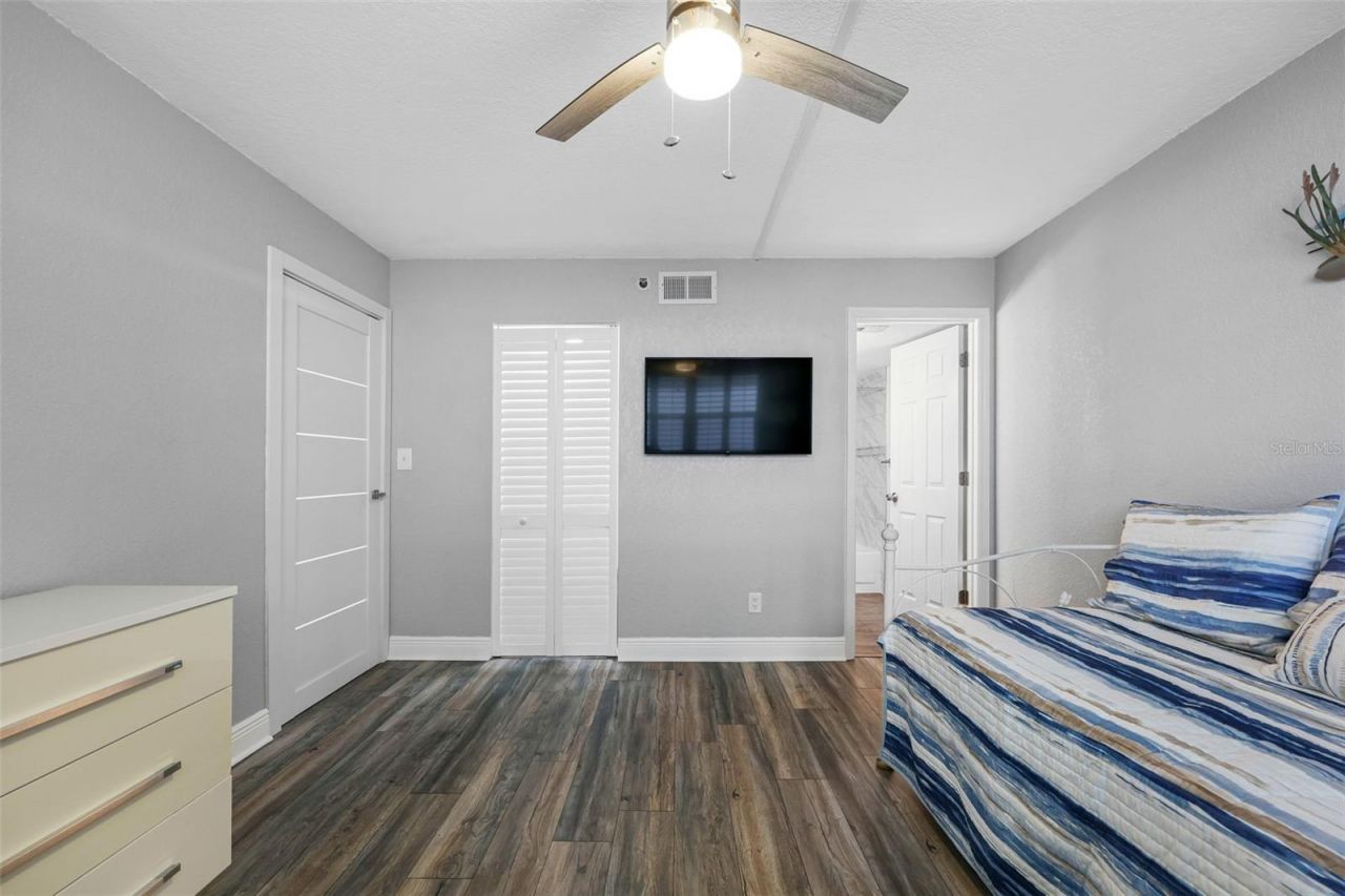 14900 Gulf Boulevard, Unit 304, Madeira Beach, FL 33708 Photo