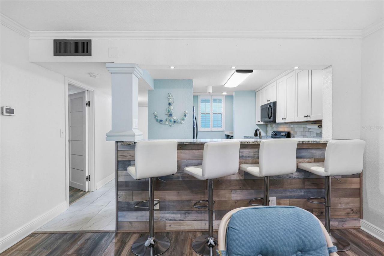 14900 Gulf Boulevard, Unit 304, Madeira Beach, FL 33708 Photo