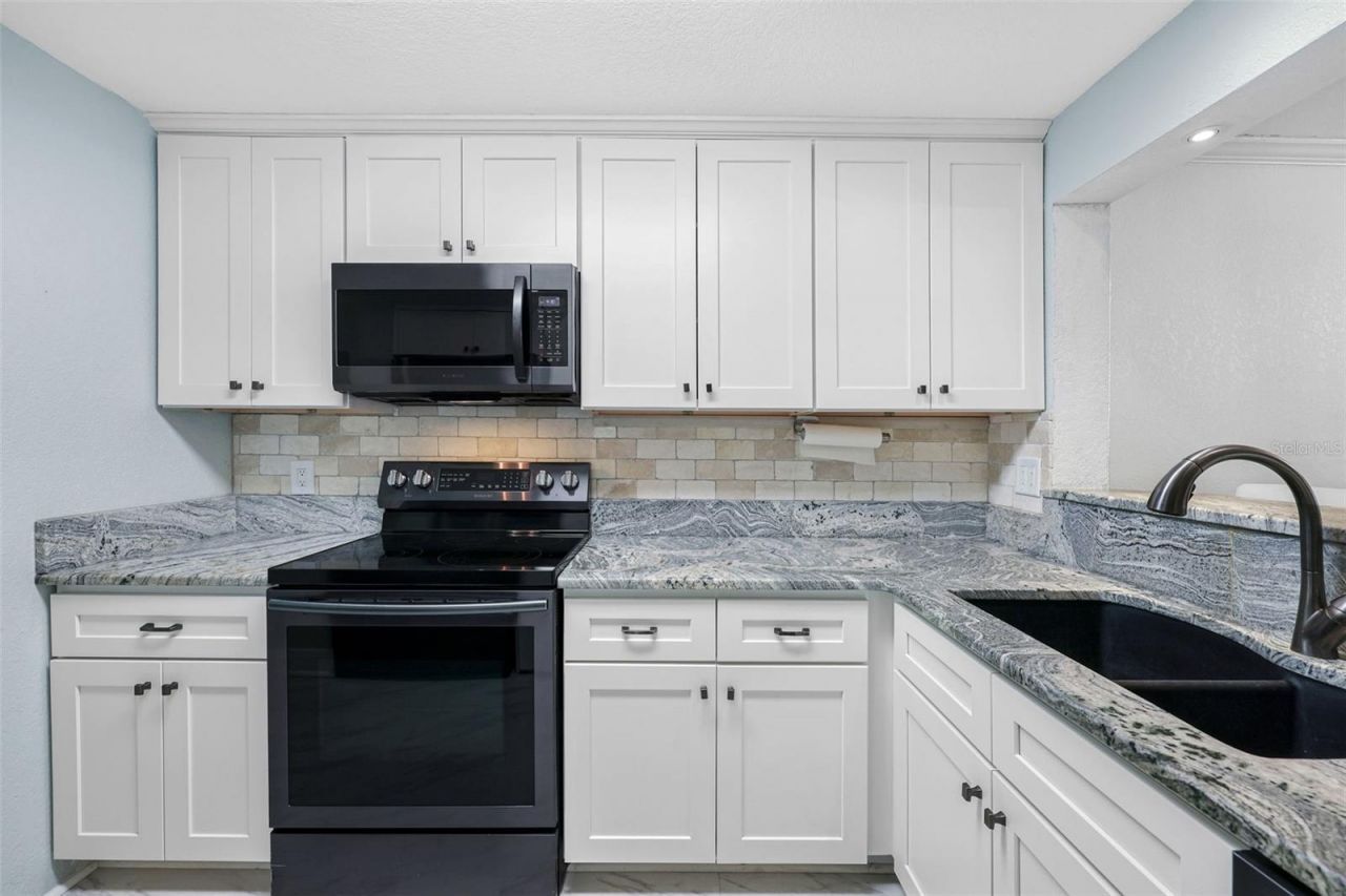 14900 Gulf Boulevard, Unit 304, Madeira Beach, FL 33708 Photo