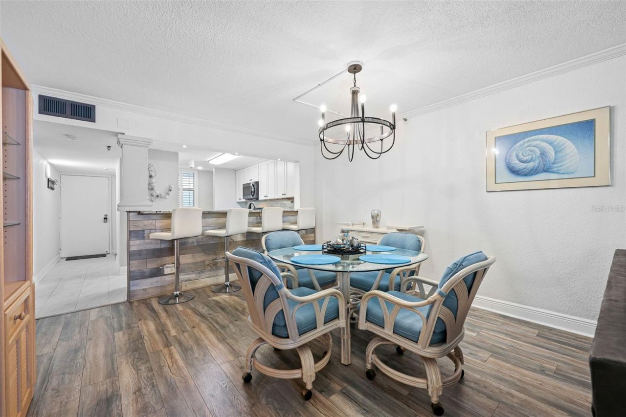 14900 Gulf Boulevard, Unit 304, Madeira Beach, FL 33708 Photo