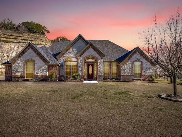 6931 La Cantera Drive, Fort Worth, TX 76108