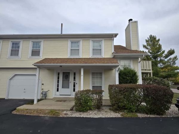 216 WHITEWOOD Drive , Streamwood, IL 60107