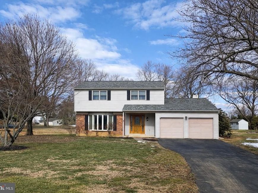 15 Cambridge Road, Downingtown, PA 19335 Main Photo