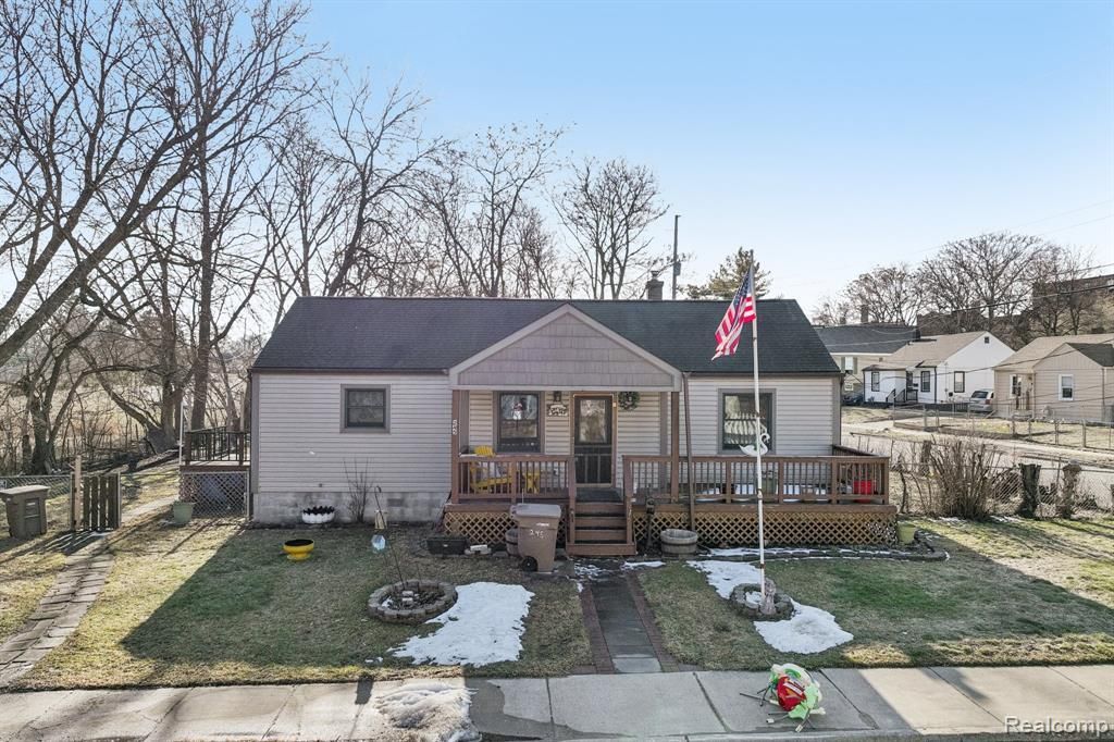 245 W Howard Street, Pontiac, MI 48342 Main Photo
