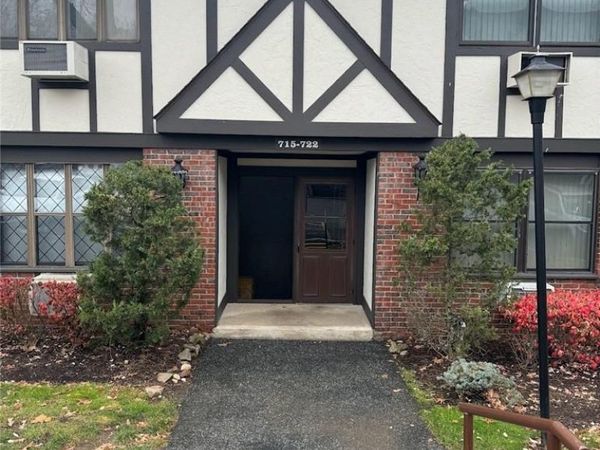 716 Sierra Vista Lane , Valley Cottage, NY 10989