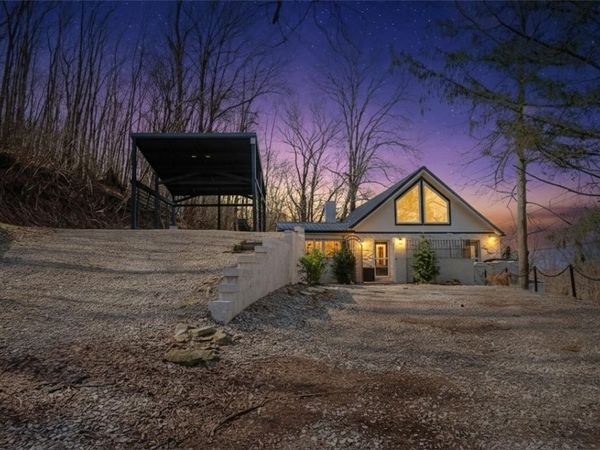 270 Schoolhouse Rd, Blairsville, PA 15717