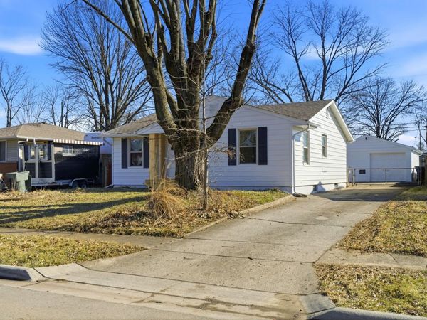 1884 Barnett Court W, Columbus, OH 43227