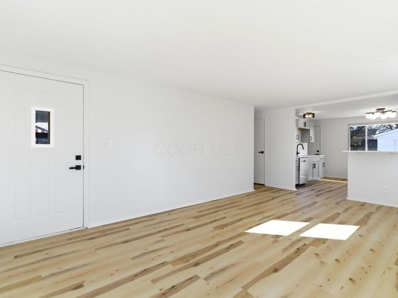 1884 Barnett Court W, Columbus, OH 43227 Photo 12