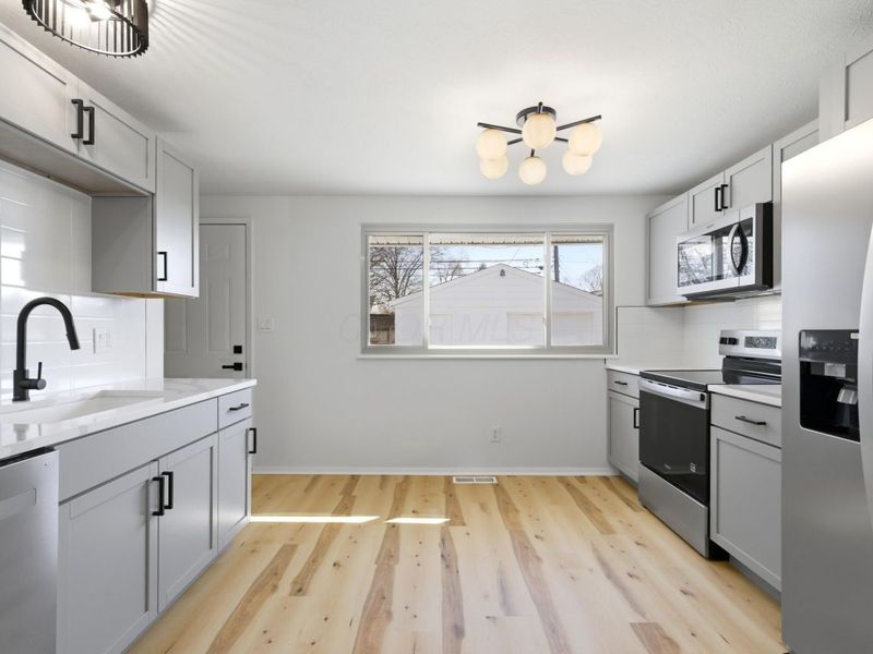 1884 Barnett Court W, Columbus, OH 43227 Photo 20