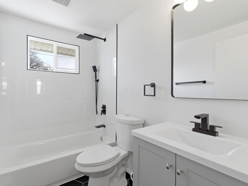 1884 Barnett Court W, Columbus, OH 43227 Photo 24