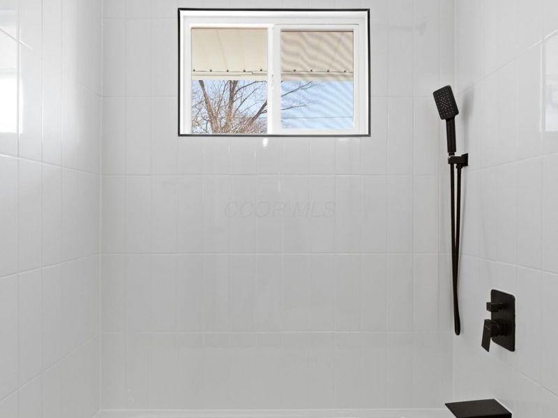 1884 Barnett Court W, Columbus, OH 43227 Photo 25