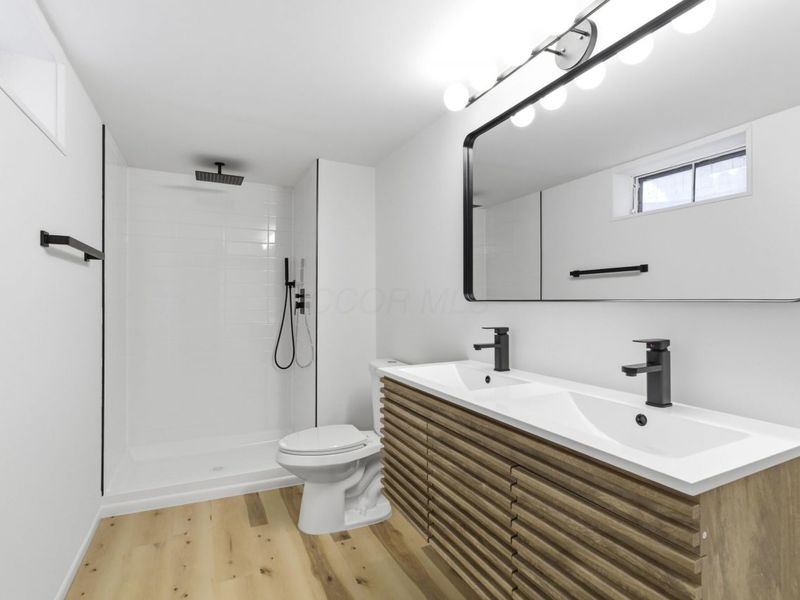 1884 Barnett Court W, Columbus, OH 43227 Photo 31