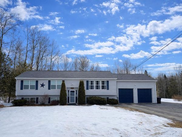 2094 Glenwood Avenue, Hermon, ME 04401