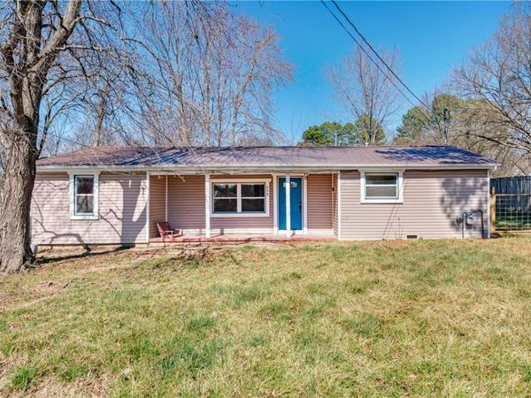 650 E McClinton Street , Fayetteville, AR 72701