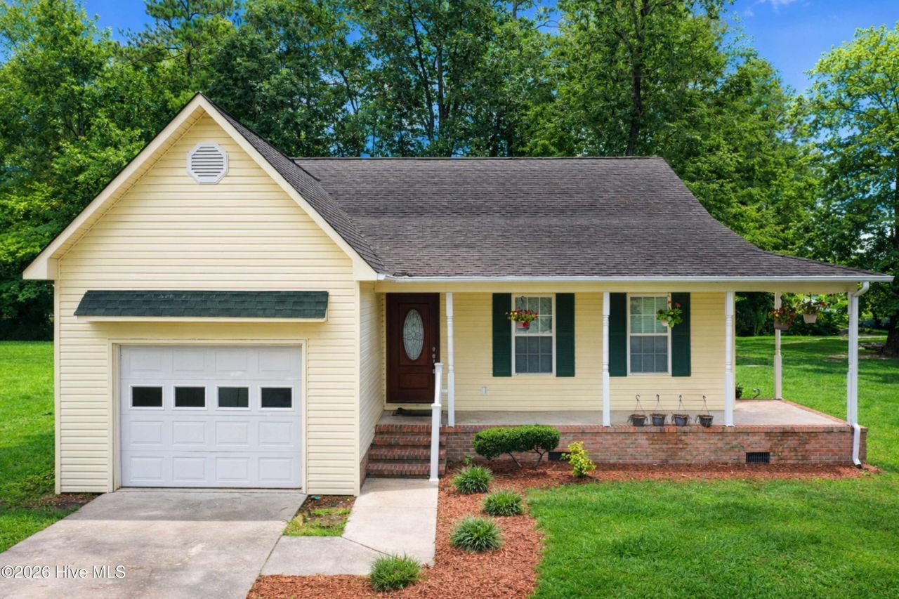 625 Blue Jean Road, Whiteville, NC 28472 Main Photo