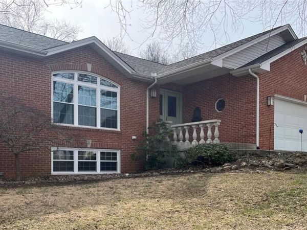 950 Hidden Cove, Belleville, IL 62223