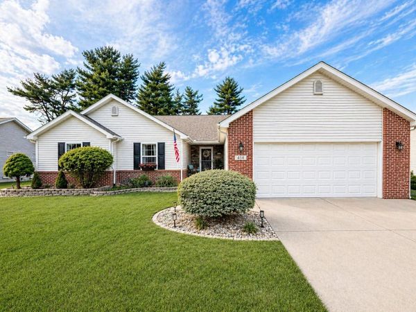 414 17th Street SE, DeMotte, IN 46310