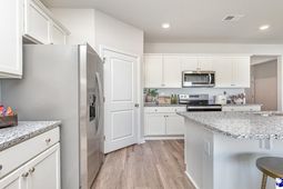 3004 Royal Bluff Lane photo 4