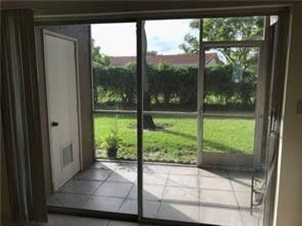 8357 Royal Palm Blvd, Coral Springs, FL 33065