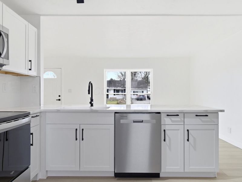 278 Empire Drive , Columbus, OH 43230 Photo 12