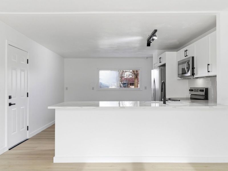 278 Empire Drive , Columbus, OH 43230 Photo 16