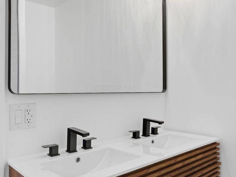 278 Empire Drive , Columbus, OH 43230 Photo 24