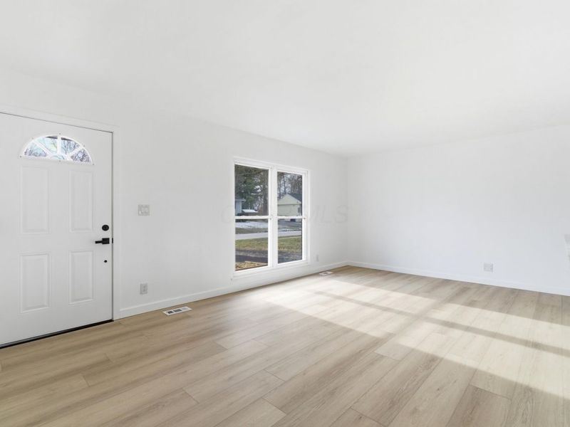 278 Empire Drive , Columbus, OH 43230 Photo 5