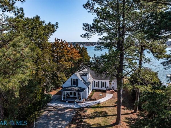 289 King Carter Lane, Weems, VA 22576