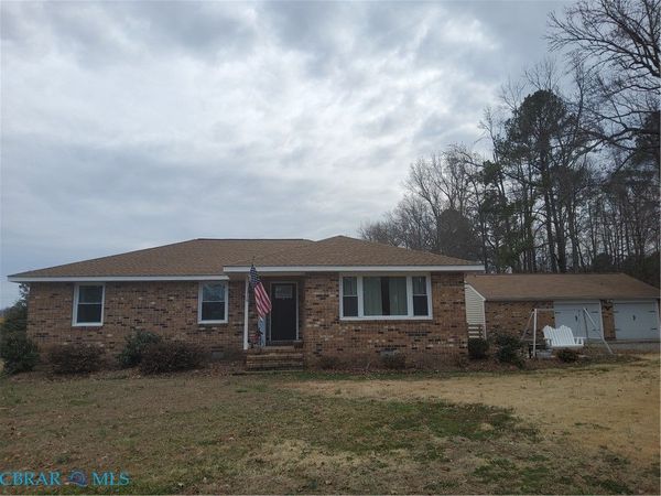 5801 W Quaker Road , Disputanta, VA 23842