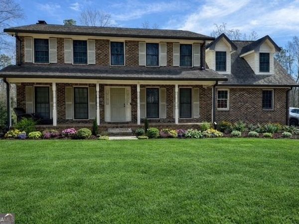 6980 Oak Leaf Drive, Fairburn, GA 30213