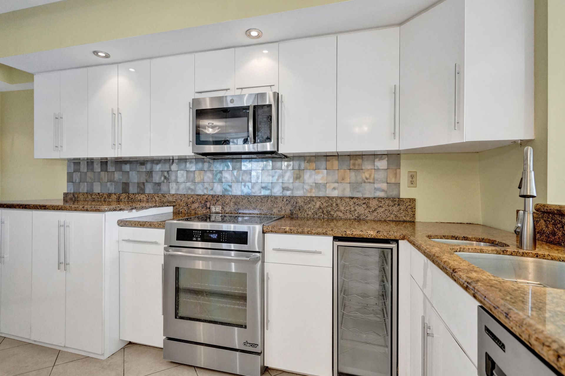 155 Isle Of Venice Drive, Unit 404, Fort Lauderdale, FL 33301 Photo