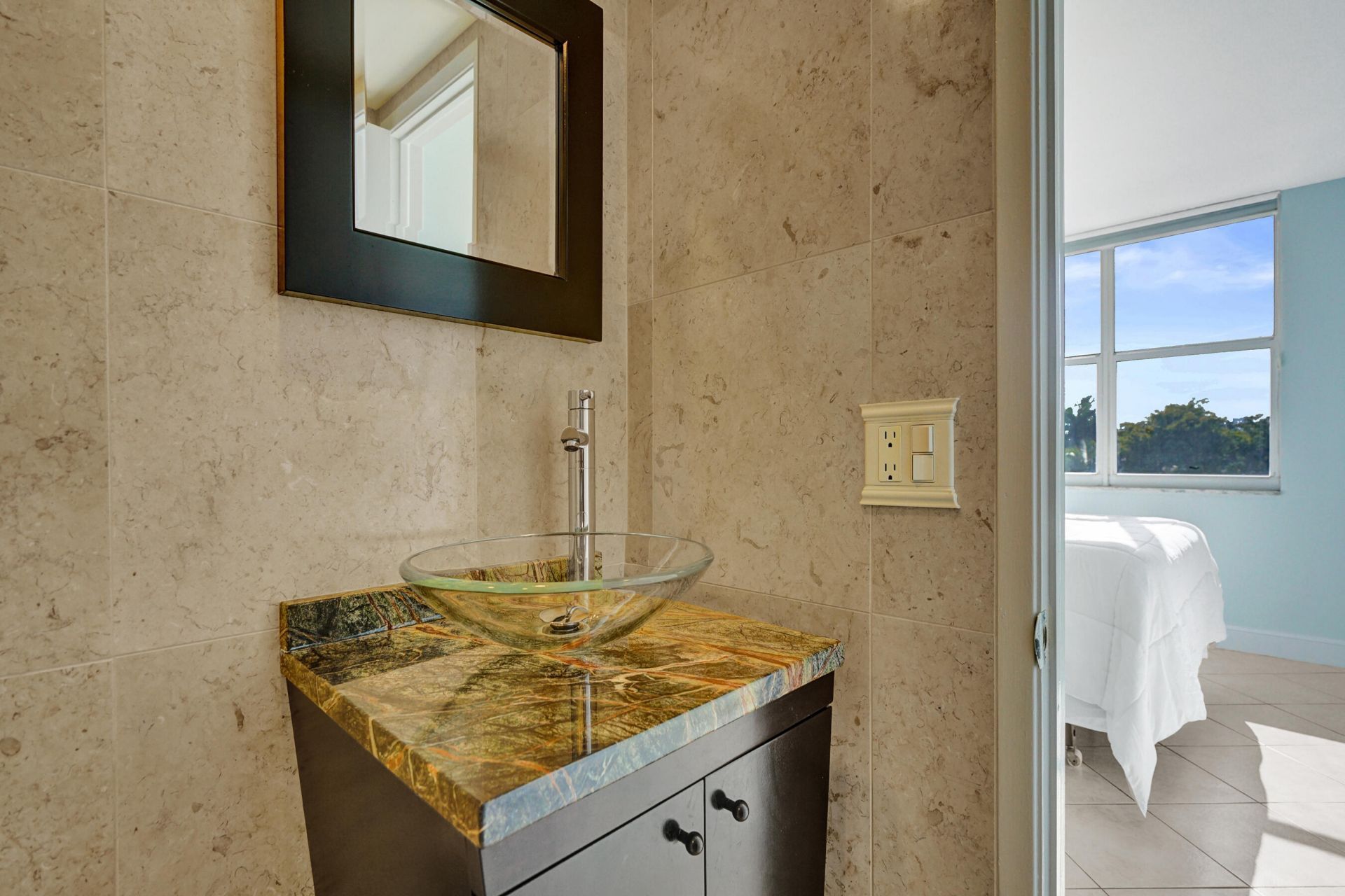 155 Isle Of Venice Drive, Unit 404, Fort Lauderdale, FL 33301 Photo