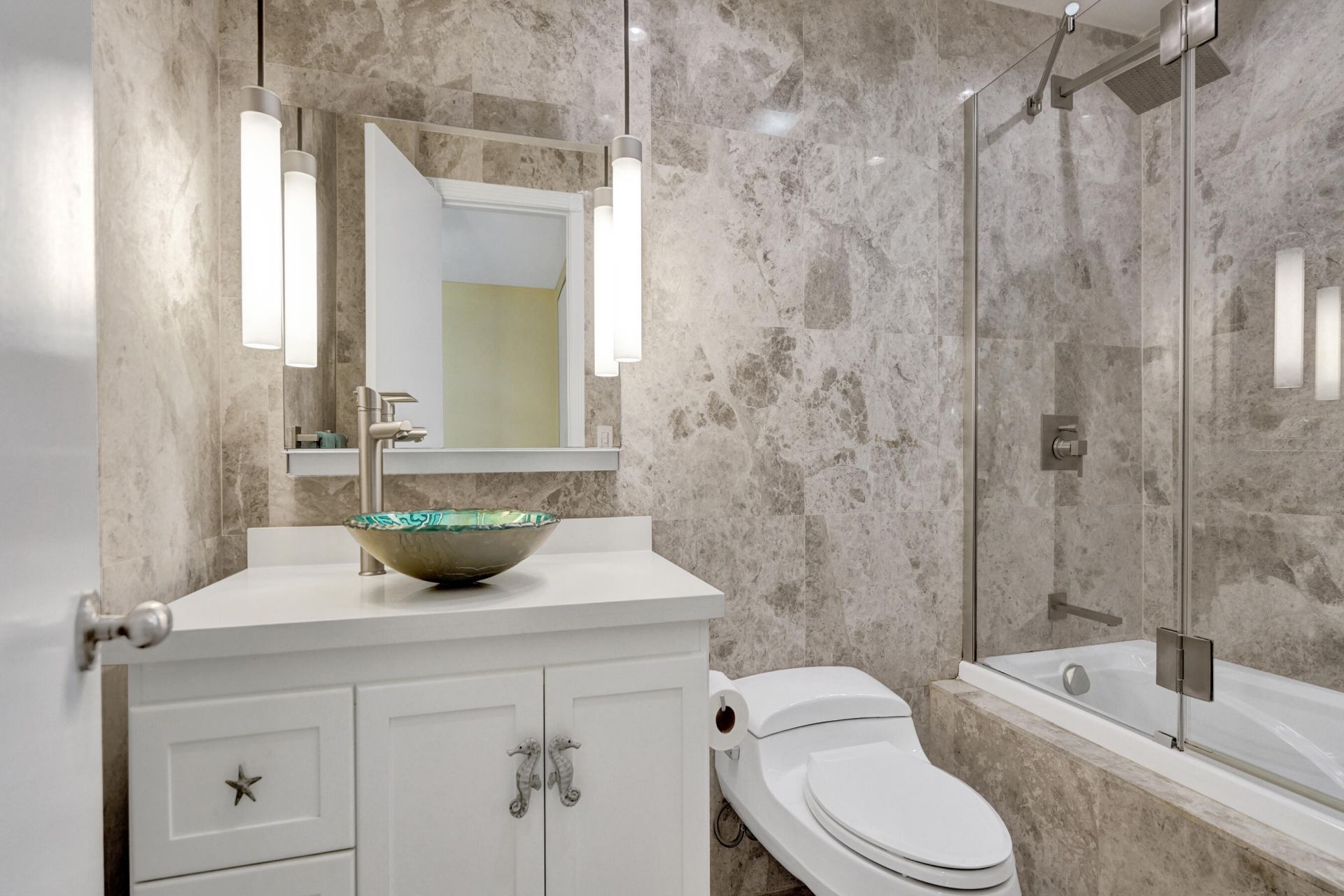 155 Isle Of Venice Drive, Unit 404, Fort Lauderdale, FL 33301 Photo