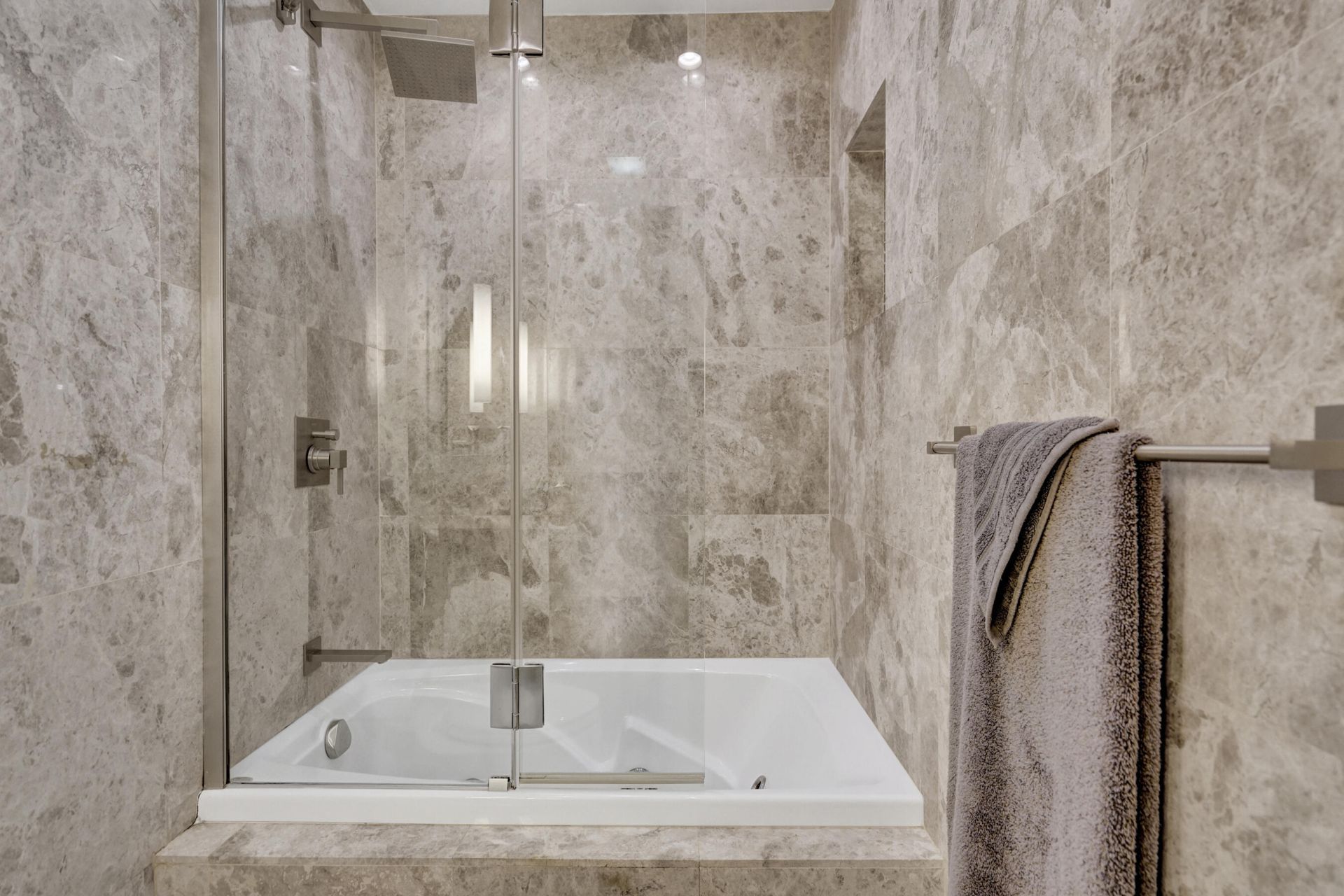 155 Isle Of Venice Drive, Unit 404, Fort Lauderdale, FL 33301 Photo