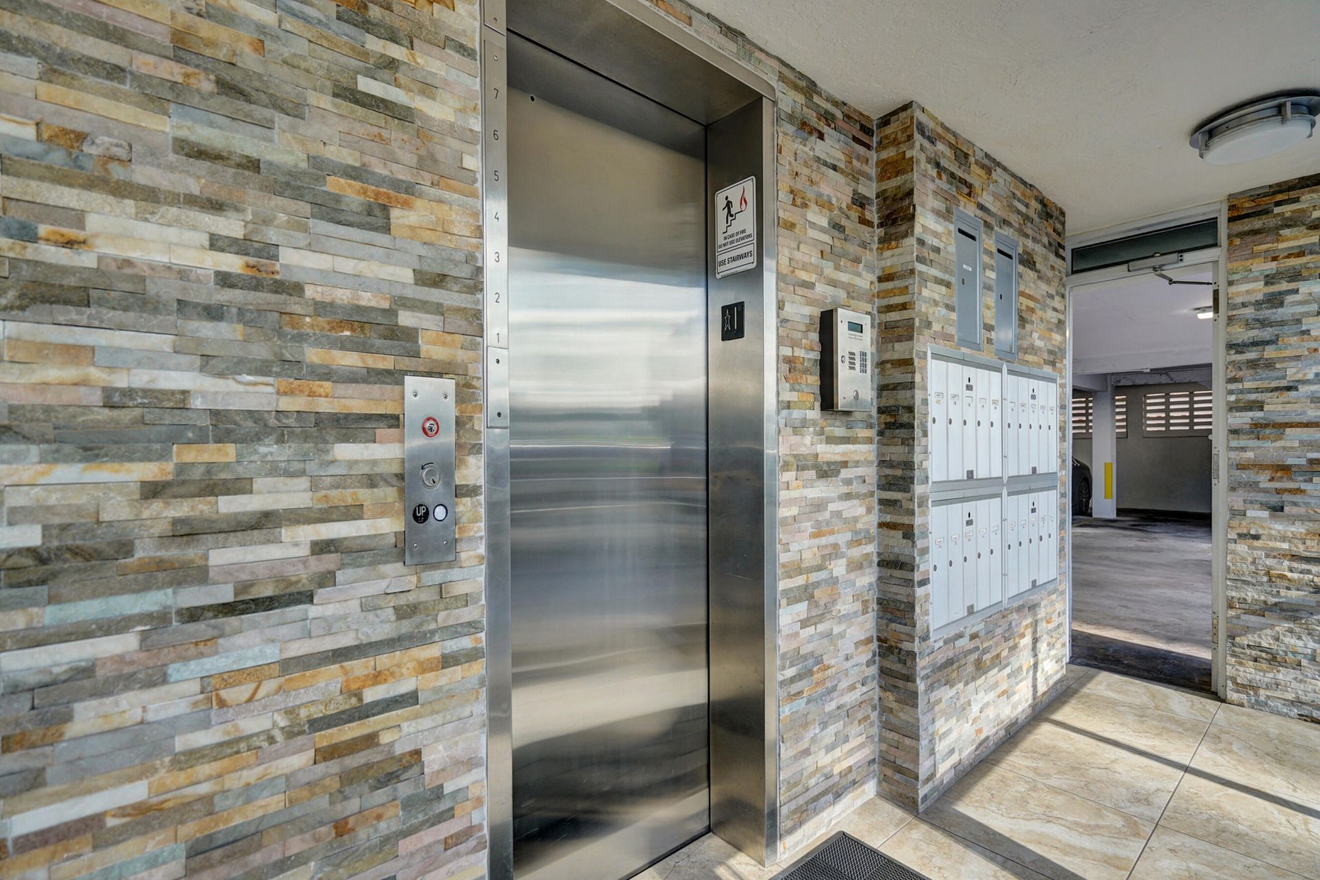 155 Isle Of Venice Drive, Unit 404, Fort Lauderdale, FL 33301 Photo