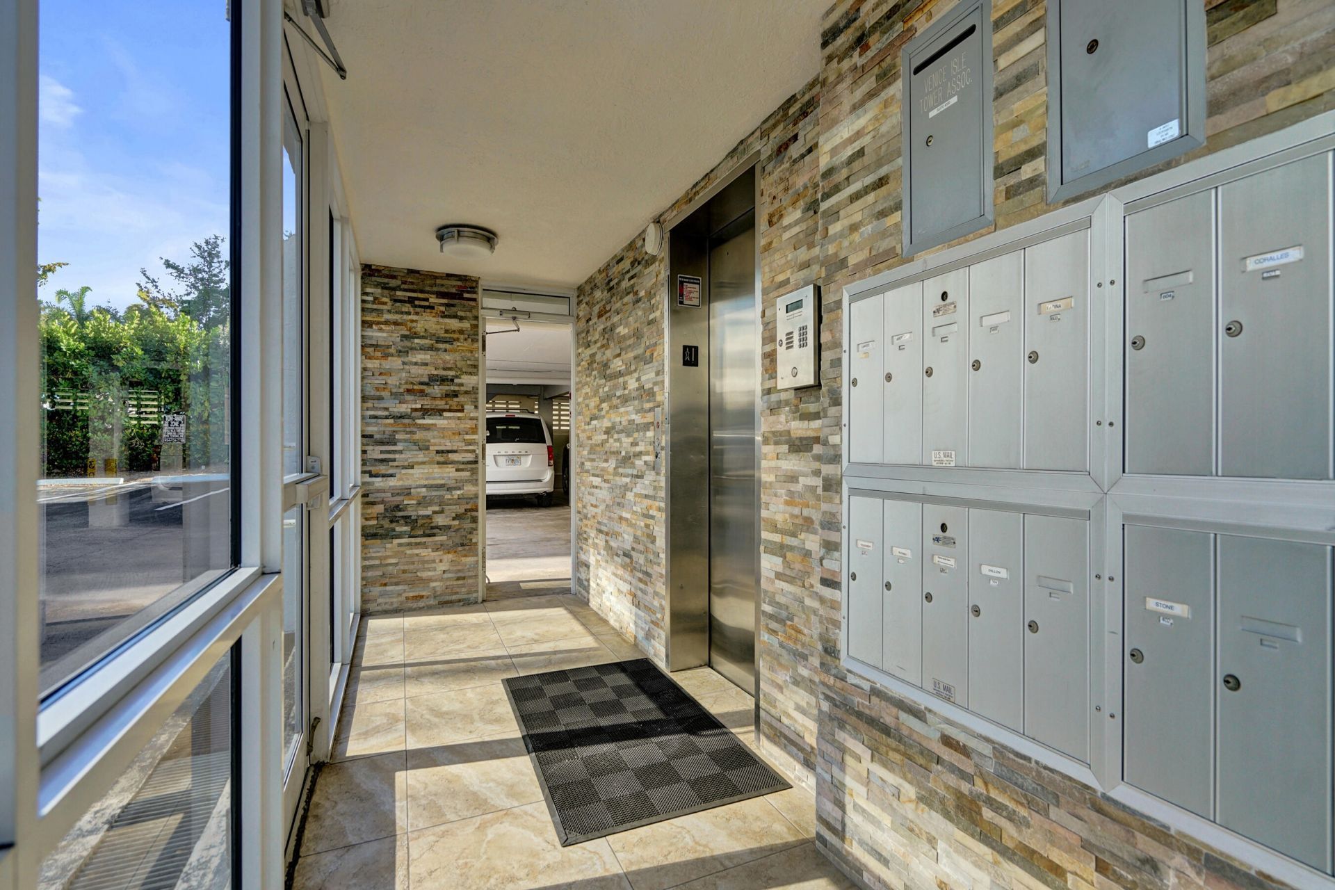 155 Isle Of Venice Drive, Unit 404, Fort Lauderdale, FL 33301 Photo