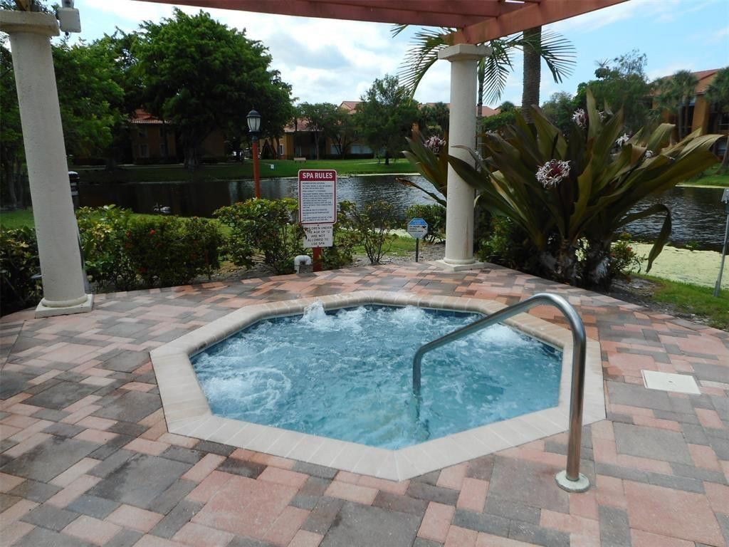 10773 Cleary Boulevard, Unit 307, Plantation, FL 33324 Photo