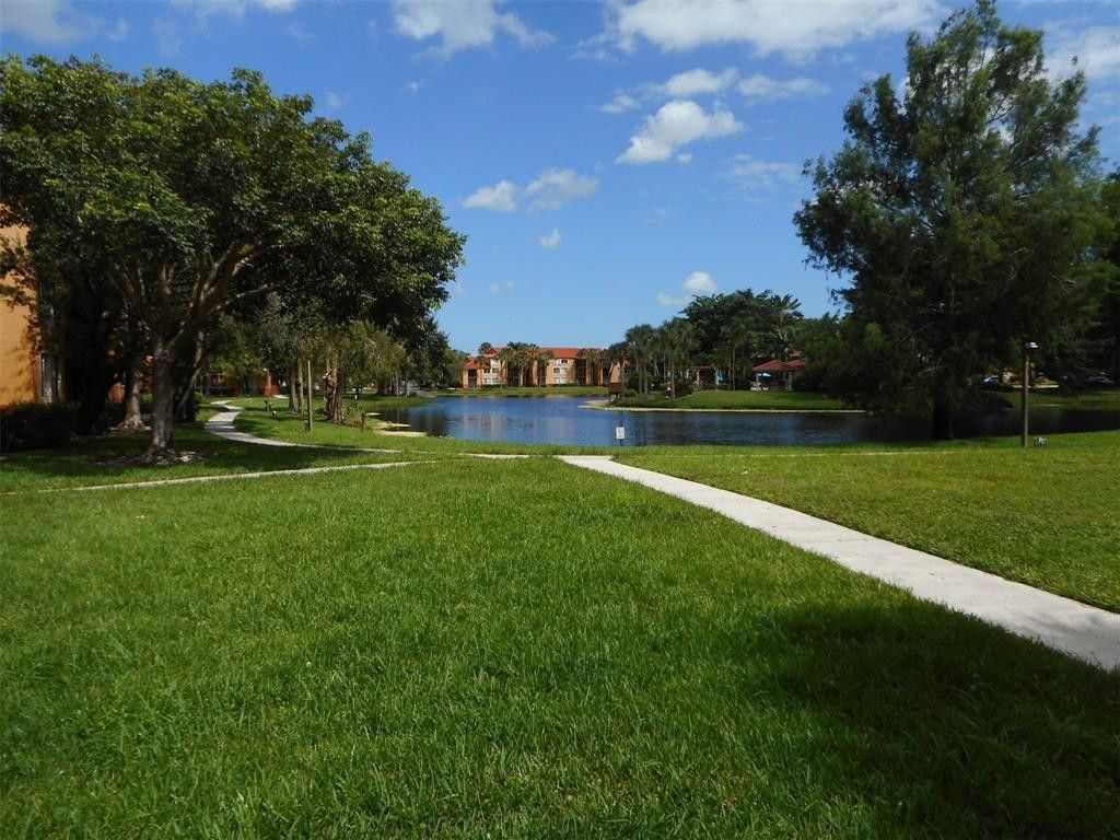 10773 Cleary Boulevard, Unit 307, Plantation, FL 33324 Photo