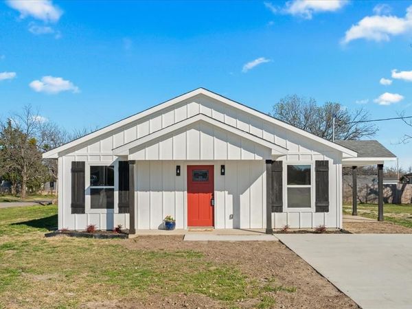 200 Gladys Street, Lone Oak, TX 75453