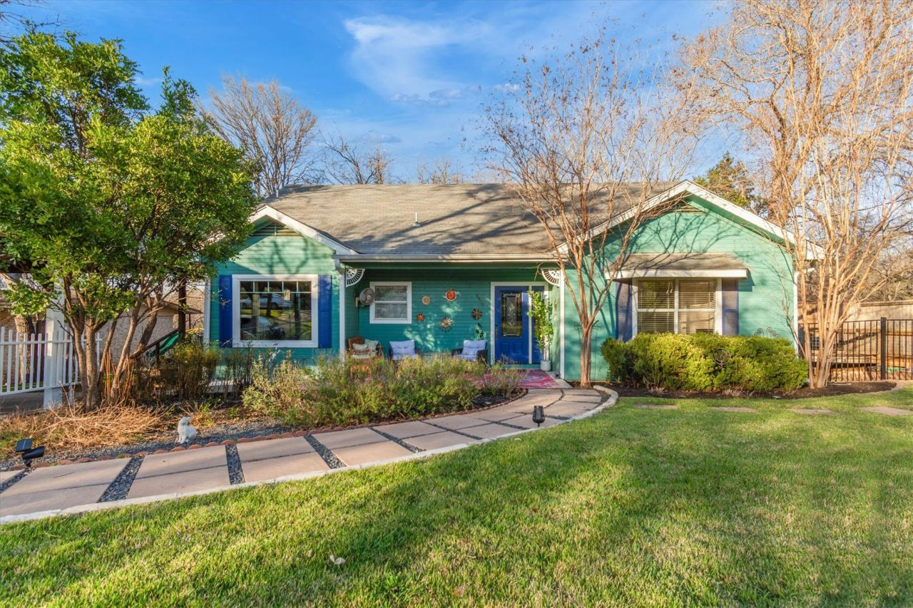 2812 Saratoga Dr, Austin, TX 78733 Main Photo