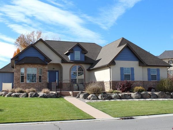 4009 Waterfall Dr Drive, Montrose, CO 81403