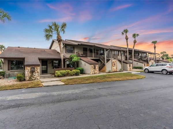 927 CAPRI ISLES BOULEVARD , Unit 7, VENICE, FL 34292